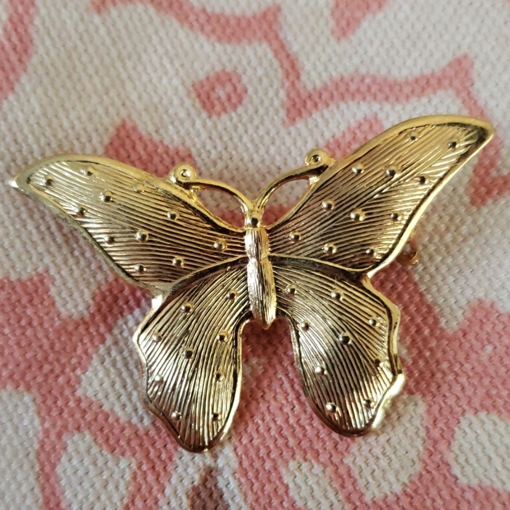 Vintage Gold Butterfly Brooch/ Pendant/ Dots - Picture 4 of 8